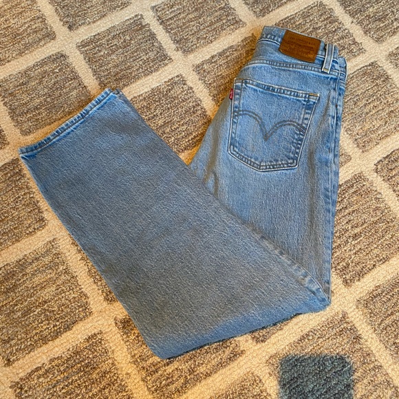 Levi’s Ribcage Straight Denim - Picture 2 of 3